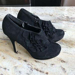 Madden Girl black ruffle heel